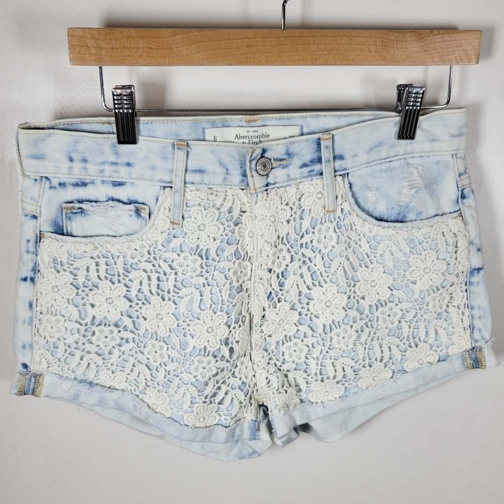 Abercrombie & Fitch Floral Embroidered Denim Shorts Size 28/6